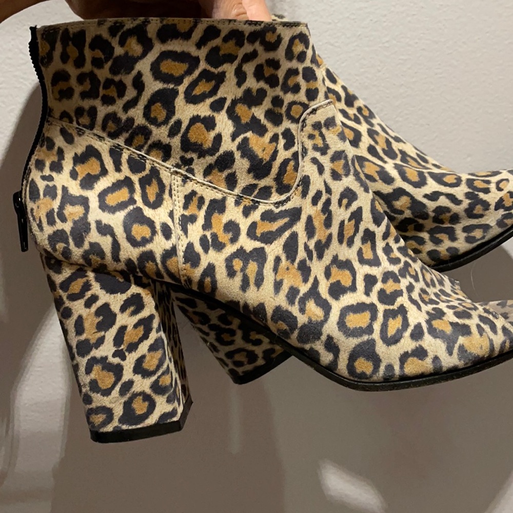 Claire Golden Goose cheetah print booties